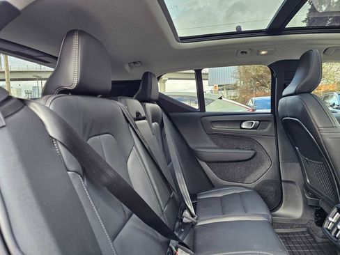 Used 2025 Volvo XC40 B5 Plus w/ Climate Package image 16
