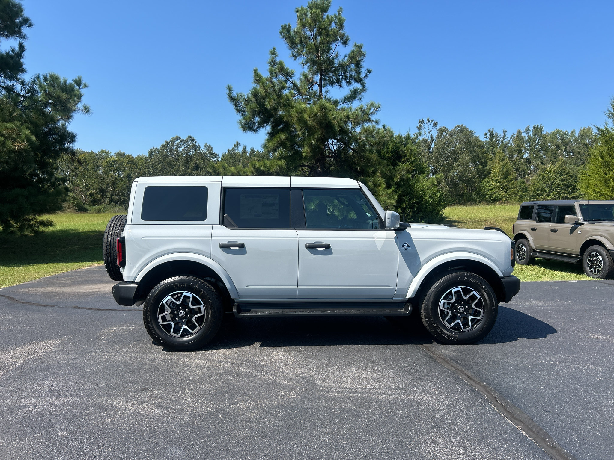New 2026 Ford Bronco Outer Banks AWD/4WD image 20