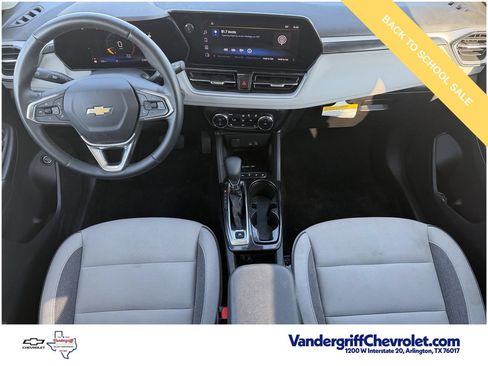 Used 2024 Chevrolet TrailBlazer LT w/ Convenience Package FWD image 10