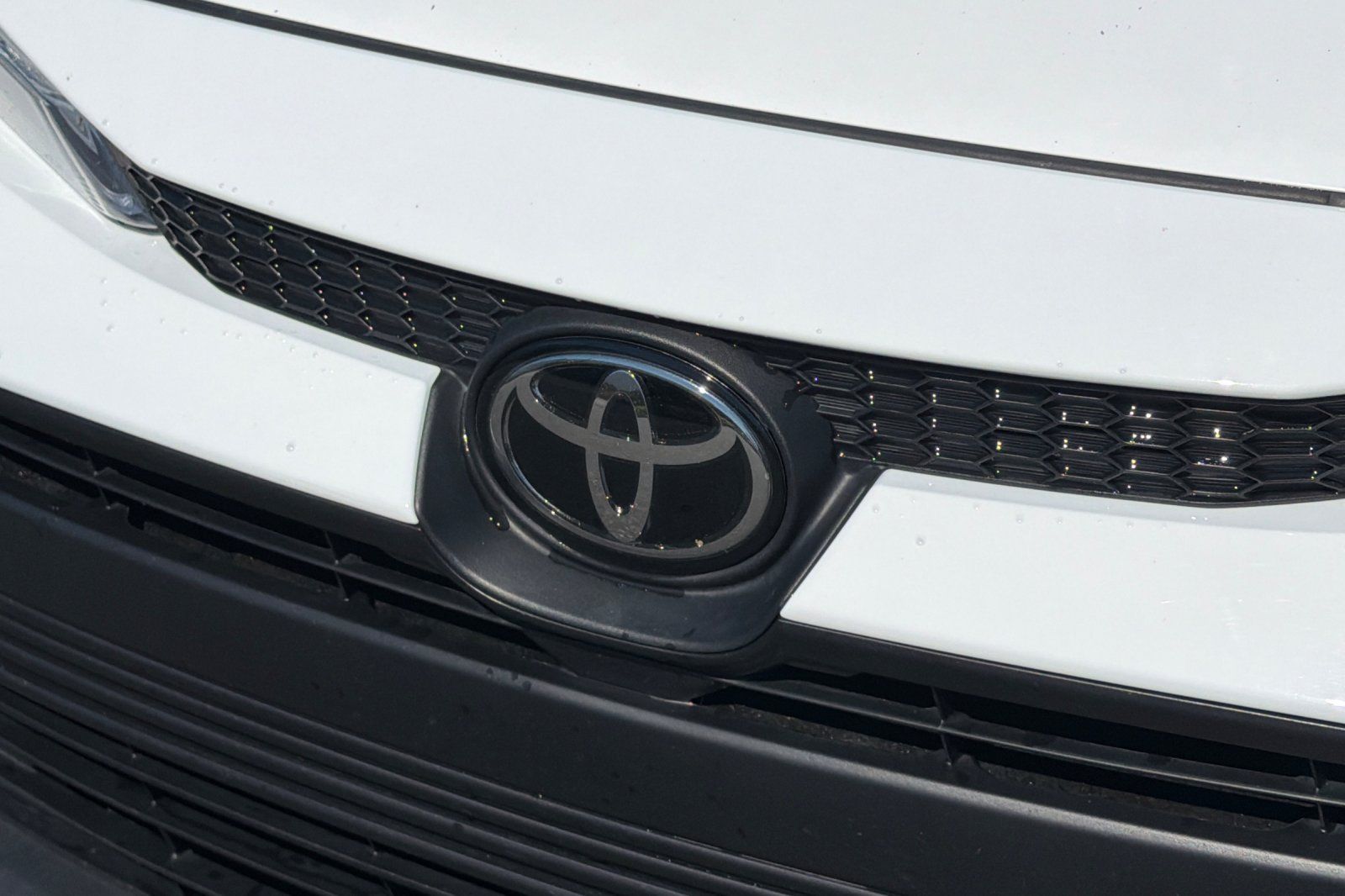 Used 2025 Toyota Corolla LE FWD image 38