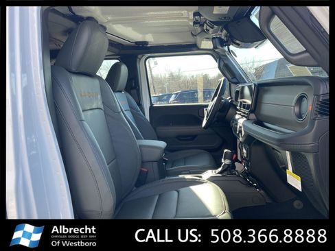 New 2026 Jeep Gladiator Mojave w/ Safety Group AWD/4WD image 16