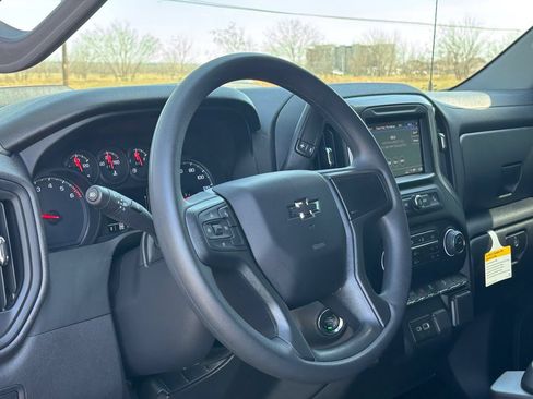 Used 2026 Chevrolet Silverado 1500 Custom Trail Boss w/ Dark Appearance Package AWD/4WD image 13
