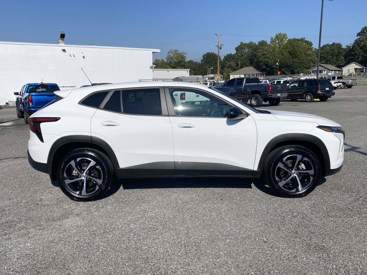 Used 2025 Chevrolet Trax RS w/ Sunroof Package FWD image 9