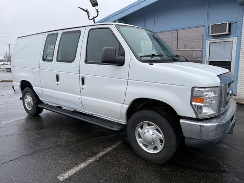 Used 2014 Ford E-250 and Econoline 250 w/ Power Group image 7