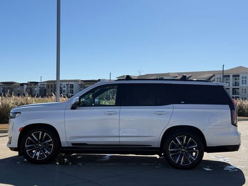 Used 2021 Cadillac Escalade Sport Platinum image 4