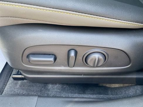 Used 2025 Chevrolet Trax ACTIV w/ Sunroof Package FWD image 10