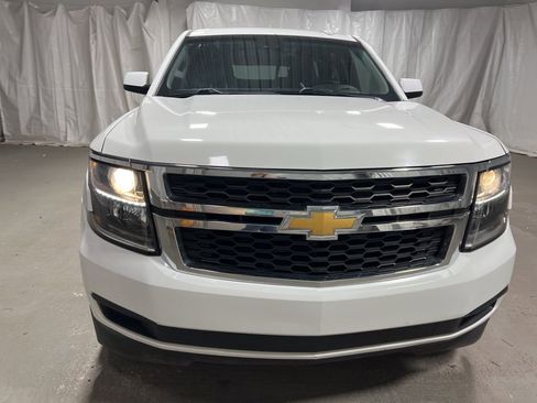 Used 2018 Chevrolet Tahoe LT image 2