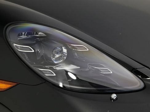 Certified 2024 Porsche 718 Cayman S RWD image 20