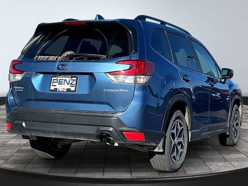 Used 2020 Subaru Forester Premium AWD/4WD image 6