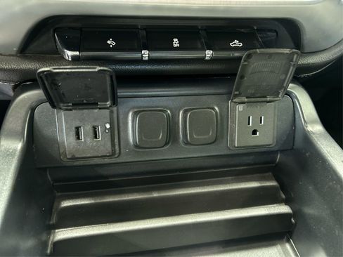 Used 2018 GMC Sierra 1500 SLT w/ SLT Premium Package AWD/4WD image 30