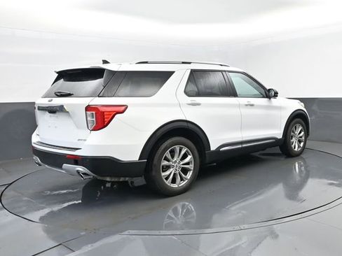 Used 2023 Ford Explorer Limited w/ Equipment Group 301A AWD/4WD image 25