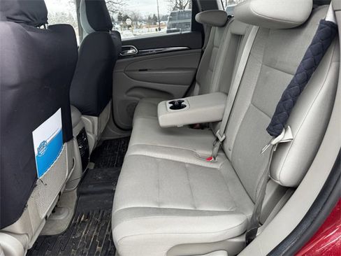 Used 2013 Jeep Grand Cherokee Laredo w/ Laredo E Group image 19