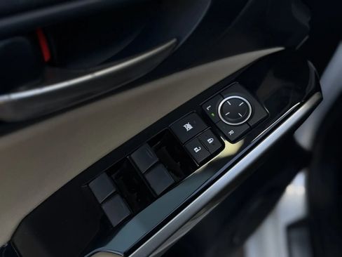 Used 2017 Lexus IS 200t Base image 23