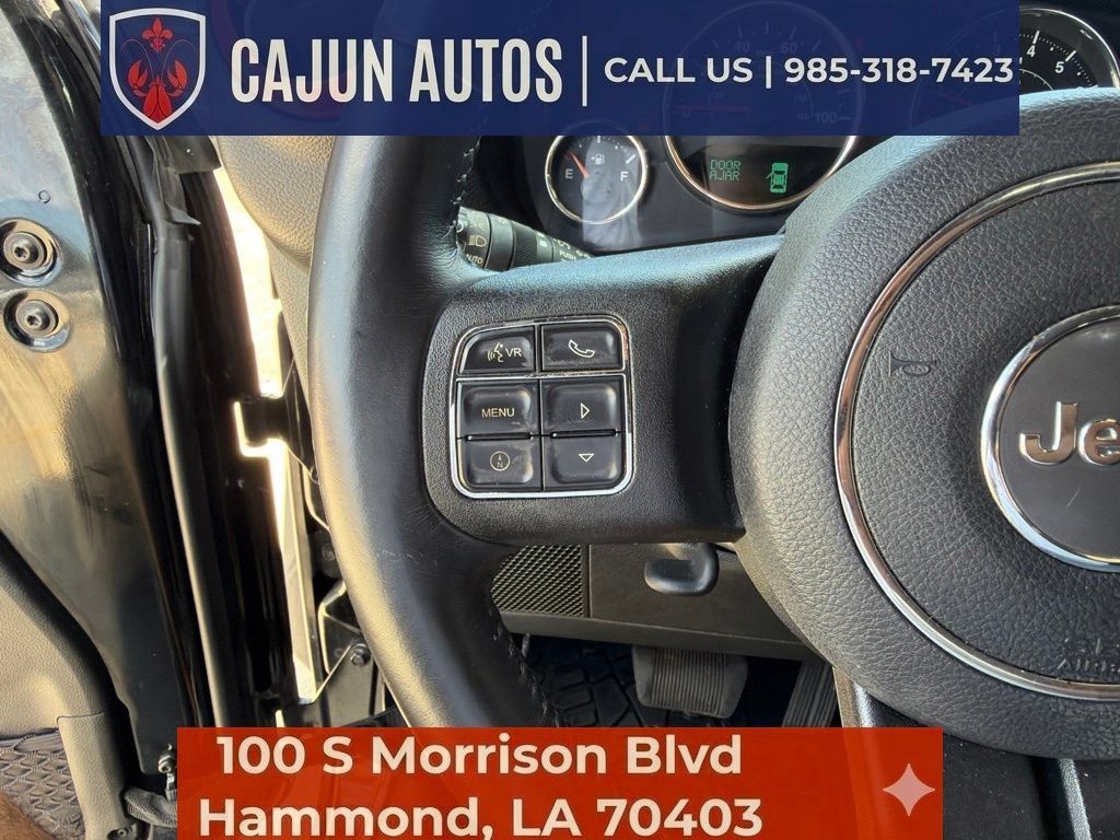 Used 2018 Jeep Wrangler Unlimited Rubicon w/ Connectivity Group AWD/4WD image 35