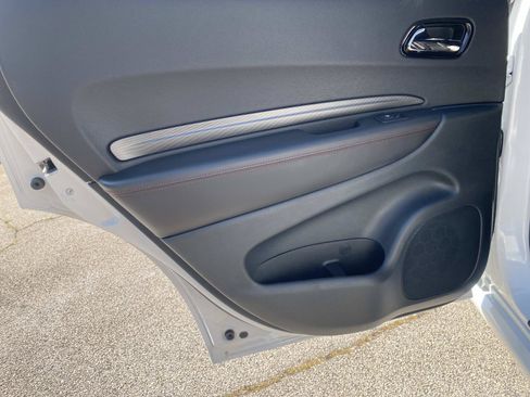 Used 2024 Dodge Durango GT RWD image 18