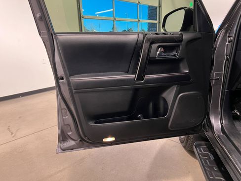 Used 2019 Toyota 4Runner TRD Off-Road image 27