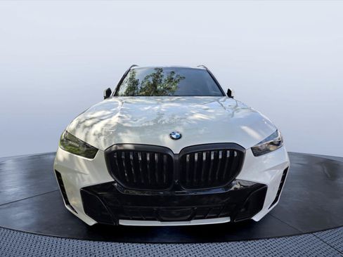 Used 2024 BMW X5 sDrive40i w/ M Sport Package RWD image 2
