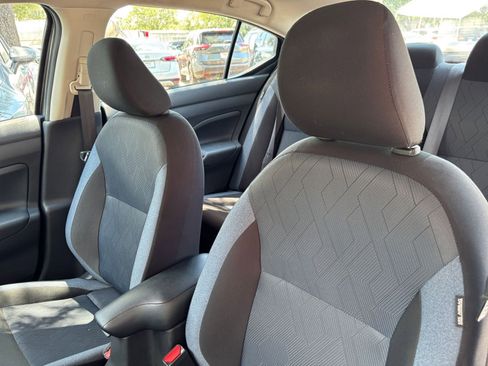 Used 2025 Nissan Versa SV FWD image 35