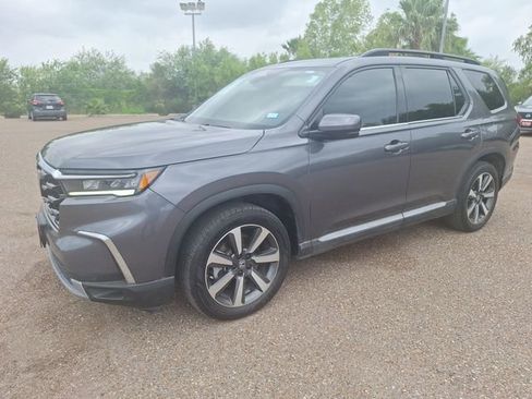 Used 2024 Honda Pilot Touring image 1