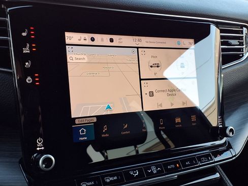 Certified 2024 Jeep Wagoneer L Series III w/ Flexible Seating Group image 13