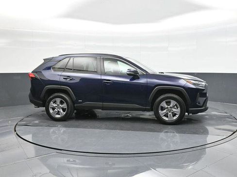 Certified 2025 Toyota RAV4 XLE AWD/4WD image 17
