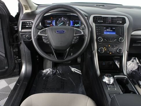 Used 2018 Ford Fusion S image 10