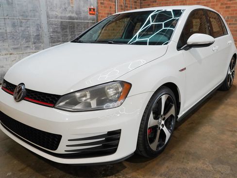Used 2015 Volkswagen GTI S FWD image 21