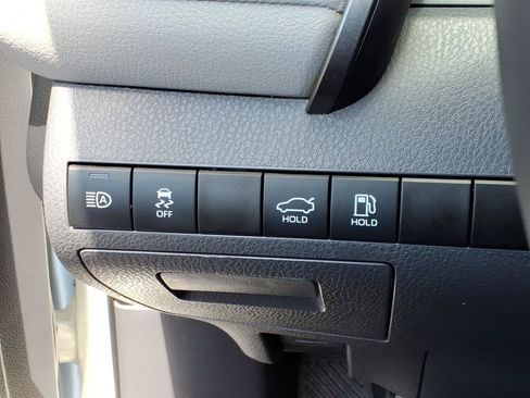 Used 2022 Toyota Camry SE w/ Convenience Package FWD image 33