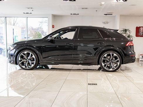 Used 2022 Audi RS Q8 w/ Carbon Optic Package image 7