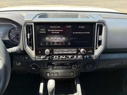 Certified 2025 Nissan Frontier SV w/ SV Convenience Package AWD/4WD image 15