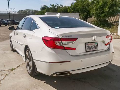 Used 2018 Honda Accord Touring image 7