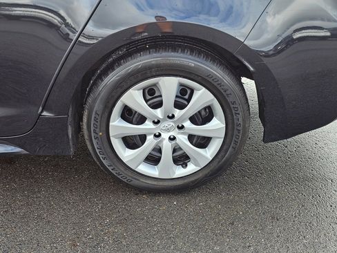 Used 2021 Toyota Corolla LE image 10