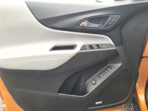 Used 2018 Chevrolet Equinox Premier image 17