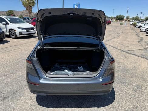 Used 2025 Honda Accord SE image 37