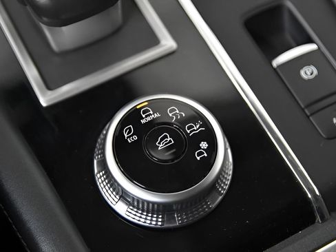 Used 2024 Mitsubishi Outlander SE FWD image 29