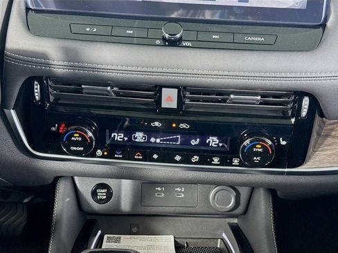 New 2026 Nissan Rogue Platinum image 18