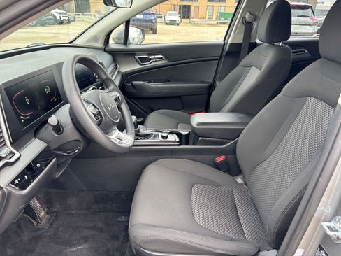 Used 2024 Kia Sportage LX image 25