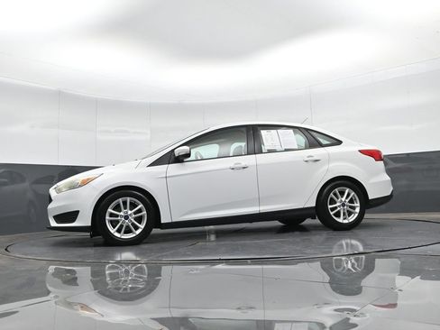 Used 2015 Ford Focus SE image 36