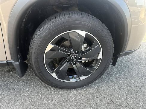 Certified 2024 Nissan Rogue SV w/ SV Premium Package AWD/4WD image 12
