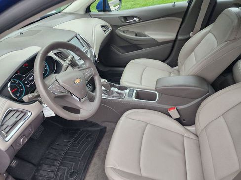 Used 2017 Chevrolet Cruze Premier FWD image 5