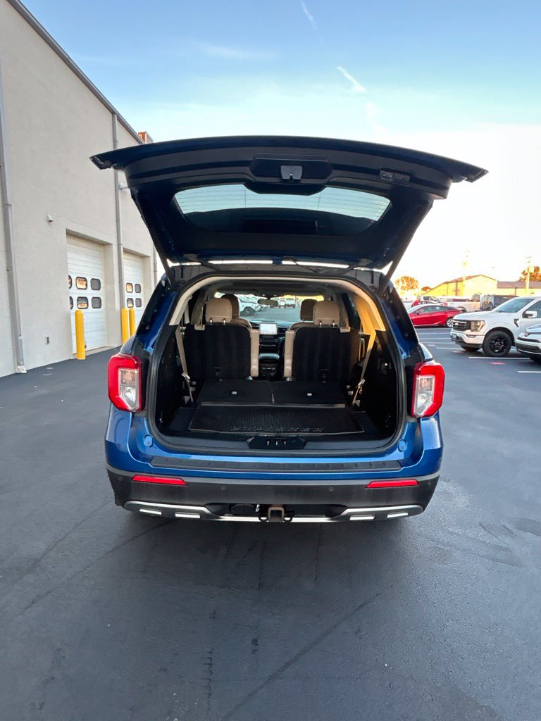 Used 2020 Ford Explorer XLT w/ Equipment Group 202A AWD/4WD image 10