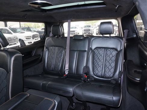 Used 2024 Jeep Grand Wagoneer Series III w/ Rear Seat Video Group 1 AWD/4WD image 31