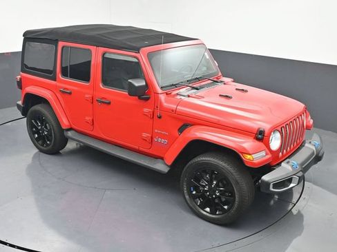 Used 2023 Jeep Wrangler Unlimited Sahara w/ Cold Weather Group AWD/4WD image 39