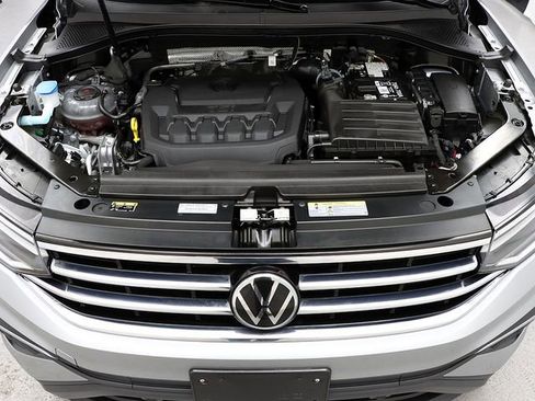 Used 2024 Volkswagen Tiguan SE AWD/4WD image 29