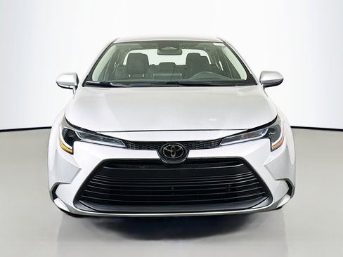 Used 2026 Toyota Corolla LE image 2