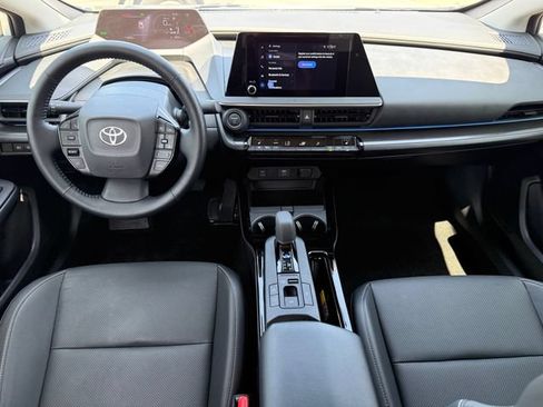 Used 2026 Toyota Prius FWD image 22