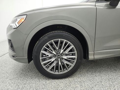Used 2023 Audi Q3 2.0T Premium w/ Convenience Package AWD/4WD image 17