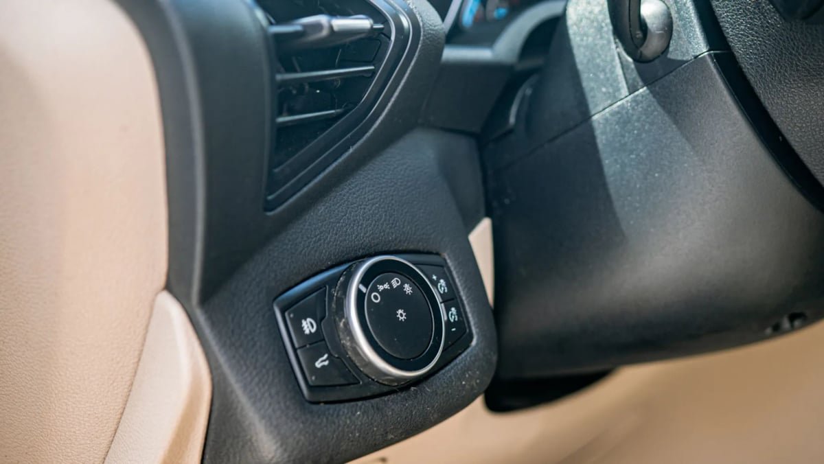 Used 2017 Ford Escape SE FWD image 29