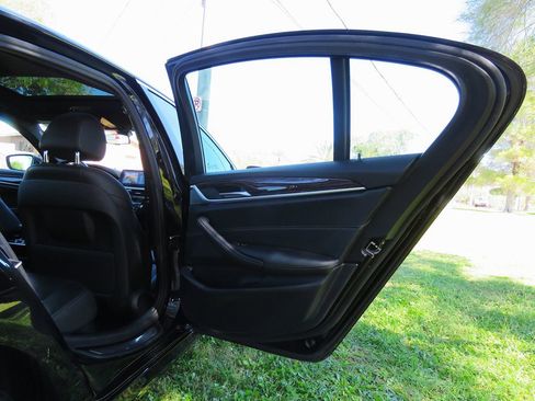 Used 2020 BMW 530i w/ Convenience Package image 15