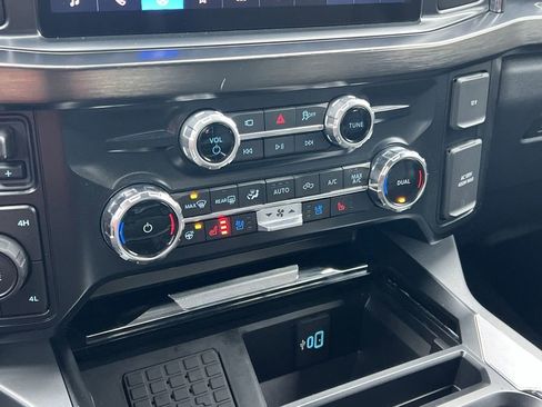 Used 2025 Ford F250 Lariat w/ Chrome Package image 21